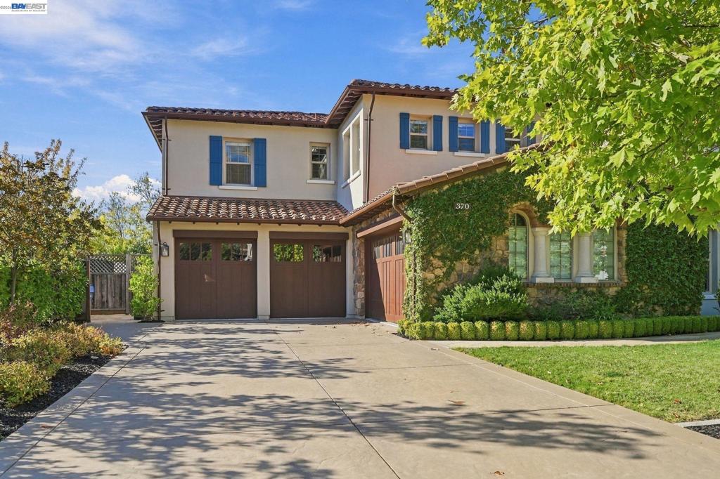 370 Golden Grass Dr