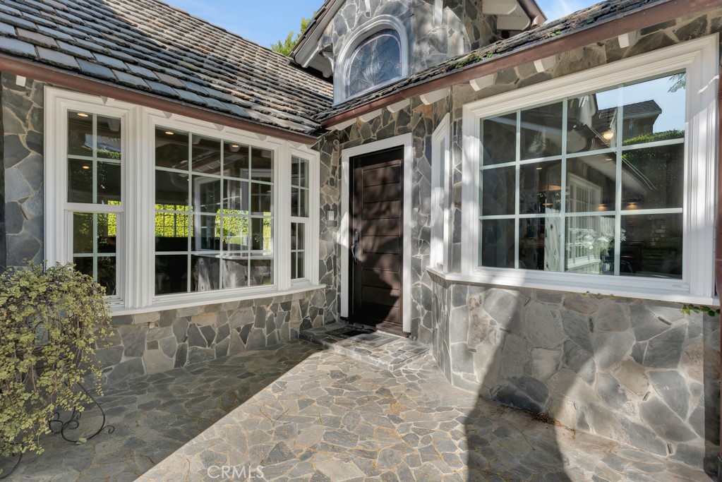 12953 Greenleaf