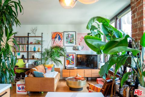 Photo of 460 S Spring Street #903, Los Angeles, CA 90013 (MLS # 26667897)