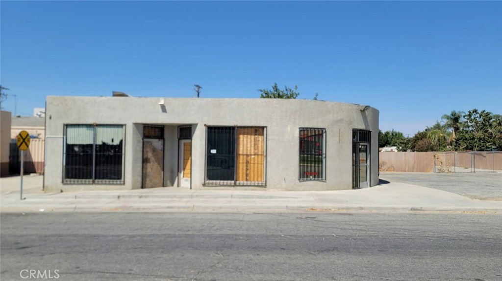 Prime commercial corner property located at 1509 McCray St in Bakersfield! This property features a 3-unit building (1509, 1511, and 1513) with a total of 2,248 sq. ft. of flexible space on a generous 12,196 sq. ft. lot. Offering ample parking, including a separate gated parking area, and convenient alley access, this property is well-suited for a variety of business uses. Zoned C-2 (Office/Retail), it presents tremendous potential for investors, business owners, or developers. The property does require some work, making it an excellent opportunity to add value and customize for your business or tenants. Great location with high visibility and accessibility!