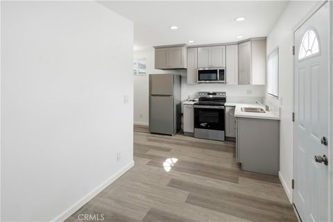 7721 Bell Los Angeles CA 90001