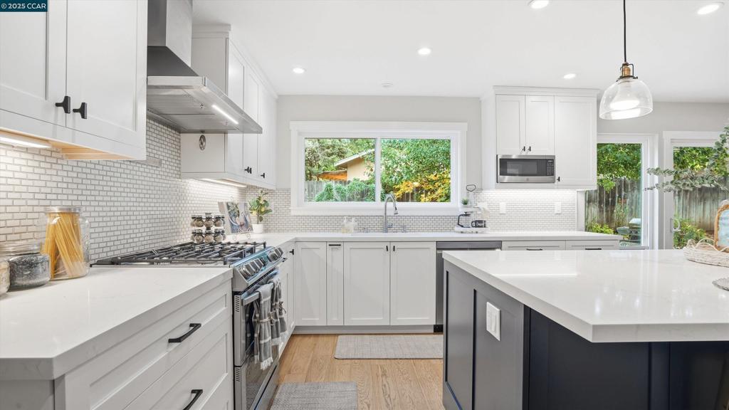 VIRGINIA HILLS - Residential