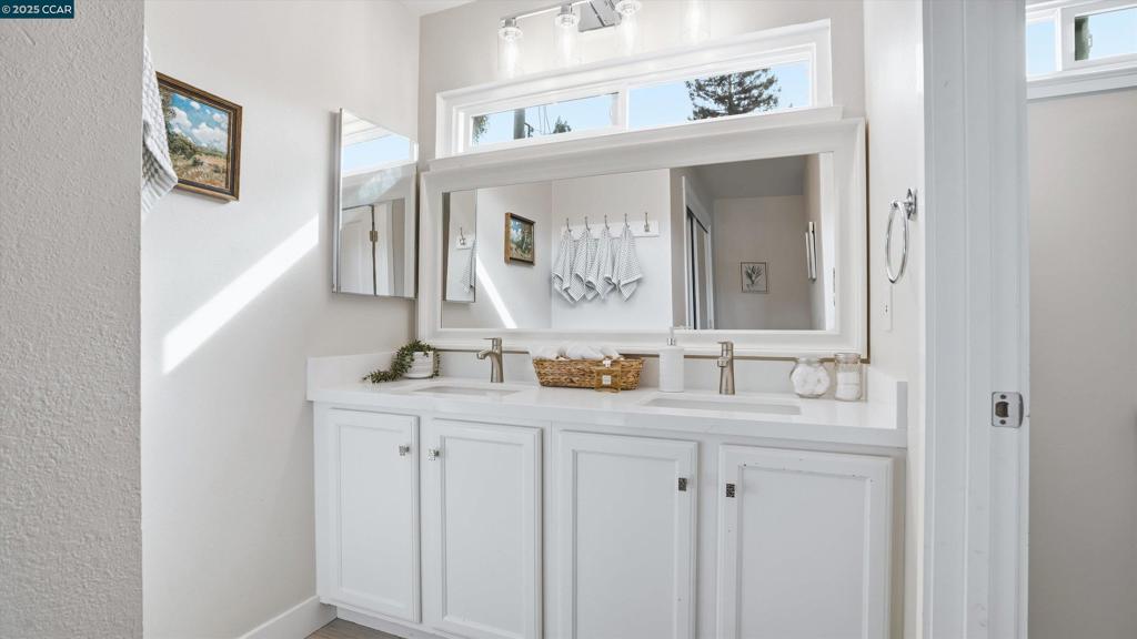 VIRGINIA HILLS - Residential