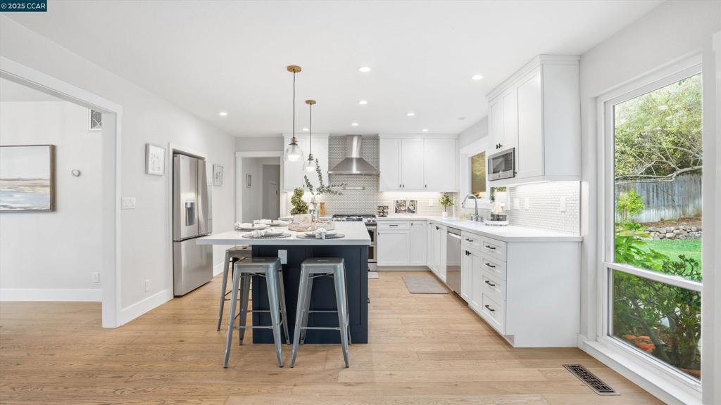 VIRGINIA HILLS - Residential