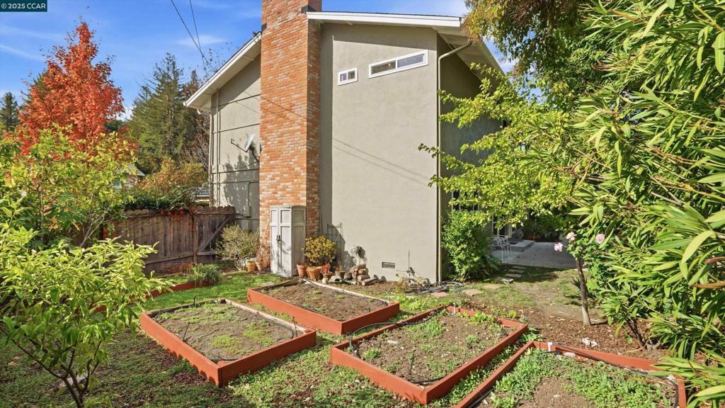 VIRGINIA HILLS - Residential