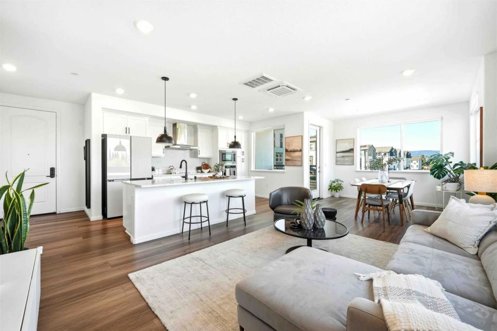 3207 Mallard Court 301