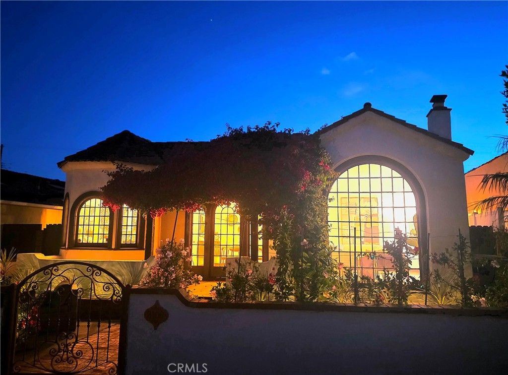 Photo of 3109 Stanford Ave, Venice, CA 90292 (MLS # SR26088628)