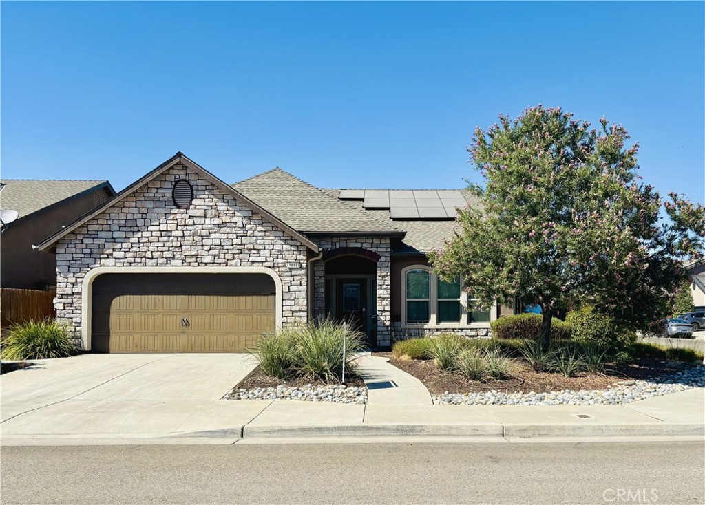 Stunning Loma Vista home in Clovis Unified – Comfort, Style & Energy Efficiency!
Welcome to this beautifully maintained Lennar-built single-level home located in the heart of the highly acclaimed Clovis Unified School District. From its charming stone exterior to its thoughtfully designed interior, this property offers the perfect blend of style, function, and convenience.
Step inside to discover an expansive open-concept layout, ideal for both everyday living and entertaining. The spacious kitchen features a large island, granite countertops throughout, ample counter space, stainless steel appliances, and a generous walk-in pantry—perfect for all your cooking needs. The seamless flow into the living room creates a warm, inviting space to gather with friends and family.
With three comfortable bedrooms and two well-appointed bathrooms each with double sinks, there’s room for everyone. A versatile bonus room at the front of the home provides a flexible space that can be used as a 4th bedroom, home office, playroom, or creative studio. Additional features include indoor laundry (Washer/Dryer included), a cozy front porch for morning coffee, and a covered backyard patio for evening relaxation.
This home also offers exceptional energy efficiency with owned solar panels, tankless water heater, and ceiling fans helping to keep your utility costs low year-round.
Located near scenic walking trails, parks, and just minutes from top-rated schools and newly developed popular shopping centers, this home offers both lifestyle and location.
Don’t miss your opportunity to own this move-in ready gem—schedule your private tour today!