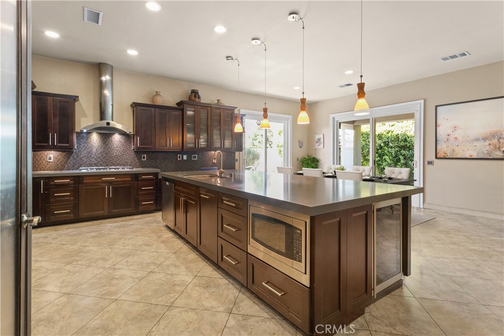 43440 Amaryllis Way