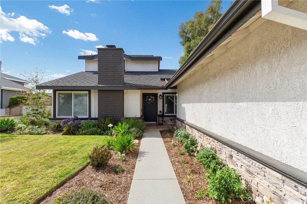 1607 Calle Miradero