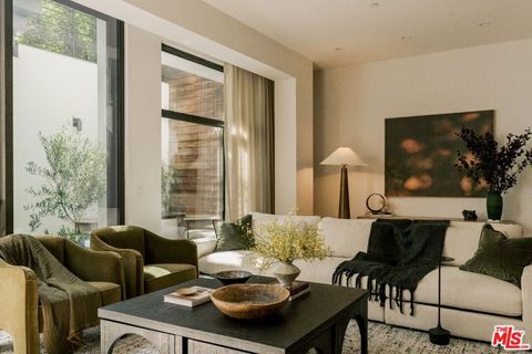 Photo of 702 N Doheny Drive #TH25, West Hollywood, CA 90069 (MLS # 26740005)