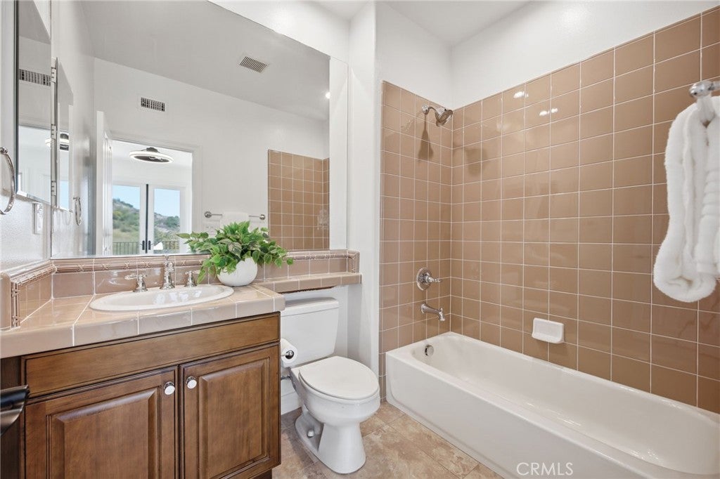 19 Via Soria, San Clemente CA 92673 - Photo 31