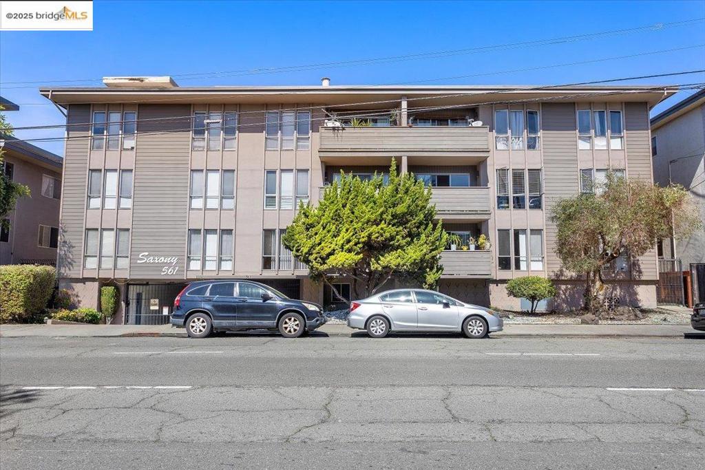 561 Oakland Avenue