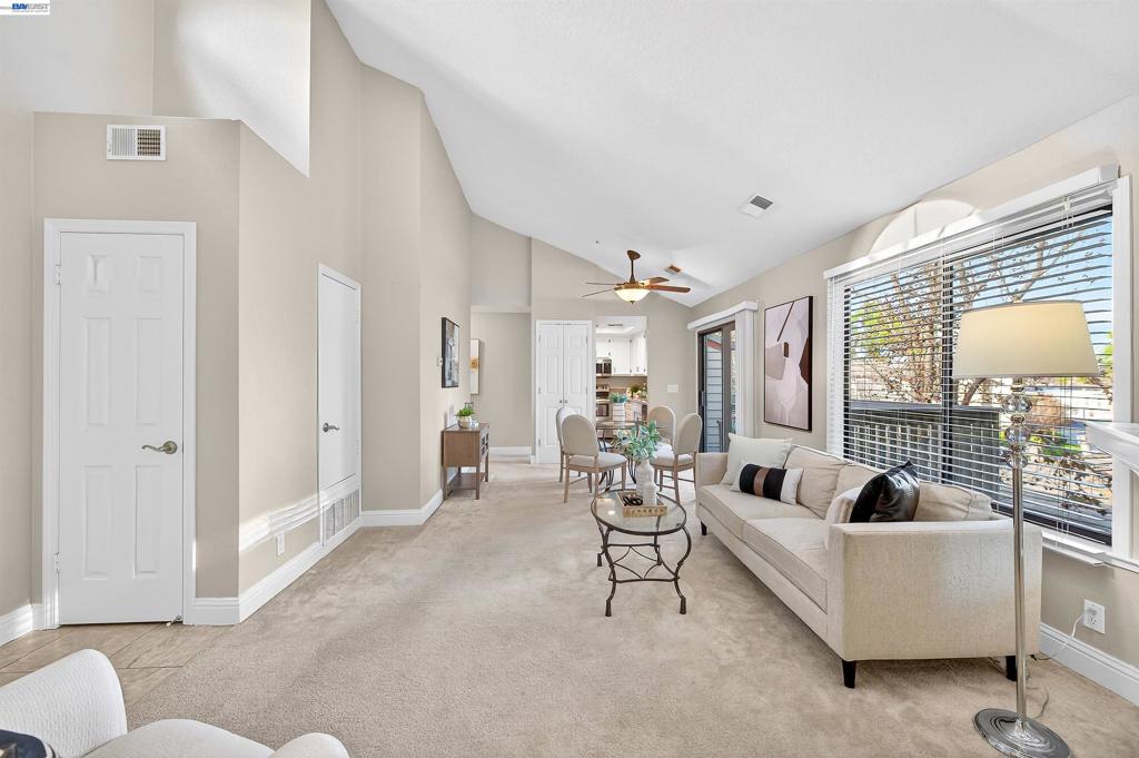 3436 3436 Smoketree Commons Dr