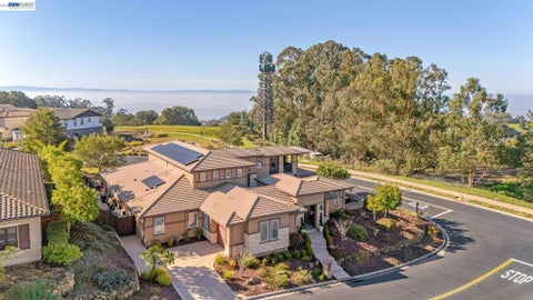 Photo of 3 Stonebrae Rd RD, Hayward, CA 94542 (MLS # 41138435)
