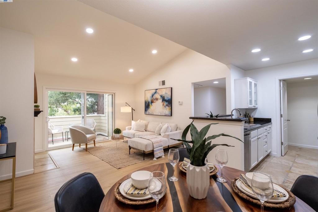 285 Reflections Dr 23