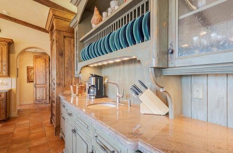 Tiny photo for 8730 Bluff Court, Bradley, CA 93426 (MLS # ML82041106)