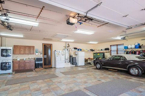 Tiny photo for 8730 Bluff Court, Bradley, CA 93426 (MLS # ML82041106)