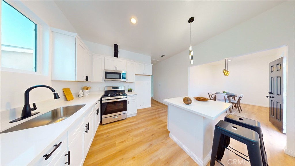 411 W Plum Street