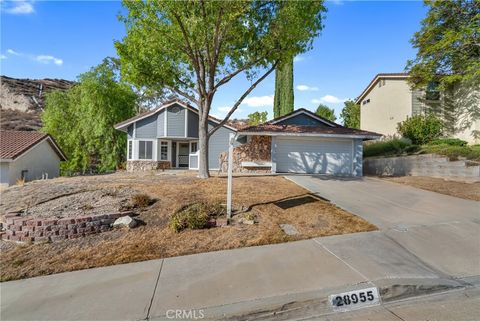 Photo of 28955 Lillyglen Dr Dr, Canyon Country, CA 91387 (MLS # DW25190223)