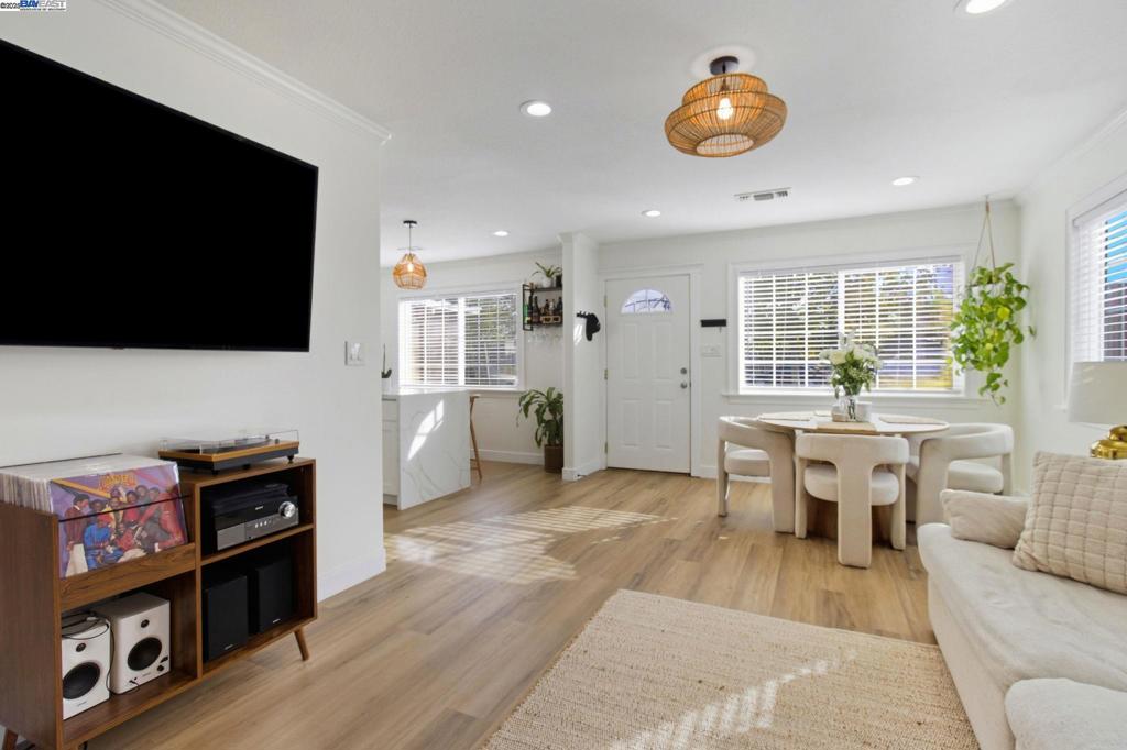 NORTH SIDE - Residential