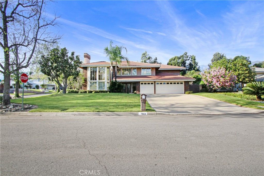 Photo of 7954 Thoroughbred St, Rancho Cucamonga, CA 91701 (MLS # IV26063107)