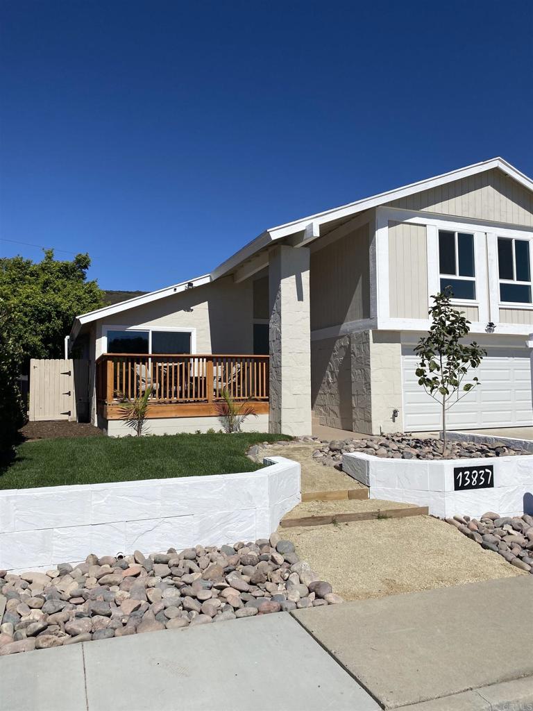 13837 Paseo Cardiel