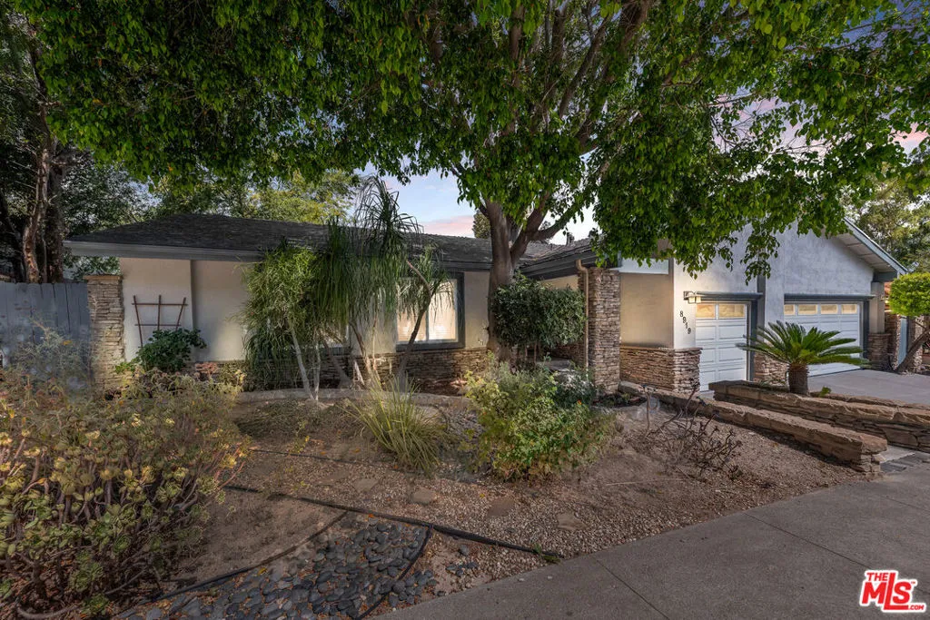 West Hills, California 91304, United States, 3 Bedrooms Bedrooms, ,2 BathroomsBathrooms,Residential,Pending,188792