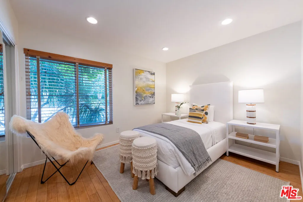 West Hills, California 91304, United States, 3 Bedrooms Bedrooms, ,2 BathroomsBathrooms,Residential,Pending,188792