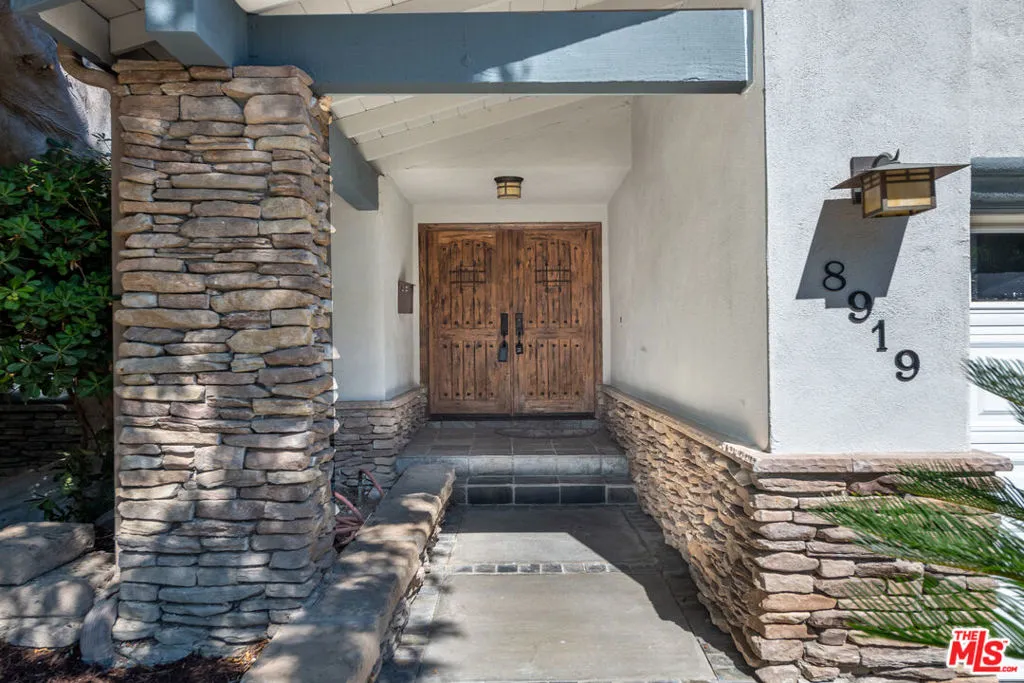 West Hills, California 91304, United States, 3 Bedrooms Bedrooms, ,2 BathroomsBathrooms,Residential,Pending,188792