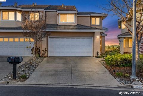 Photo of 1025 1025 Pinehurst Court Ct, Concord, CA 94521 (MLS # 41125465)