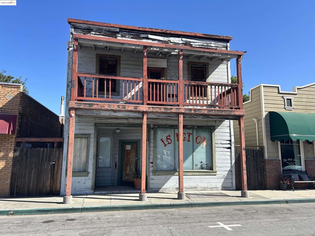 39 Main St