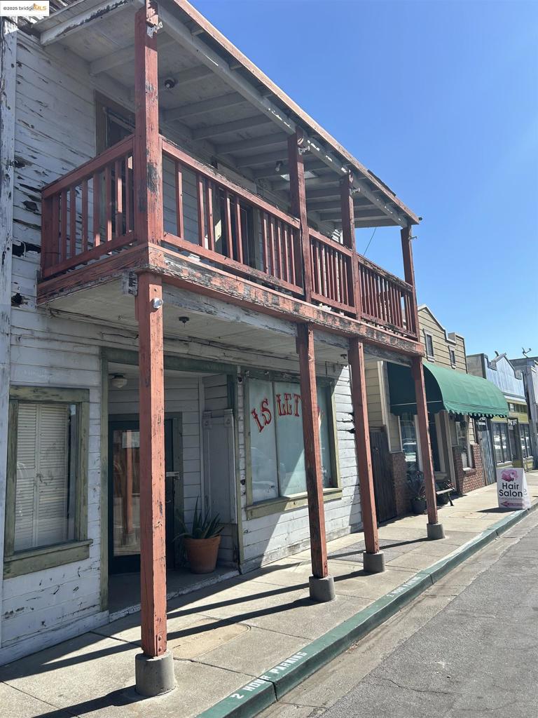 39 Main St