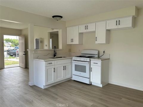 Photo of 558 S Benjamin St, Rialto, CA 92376 (MLS # IG26018470)