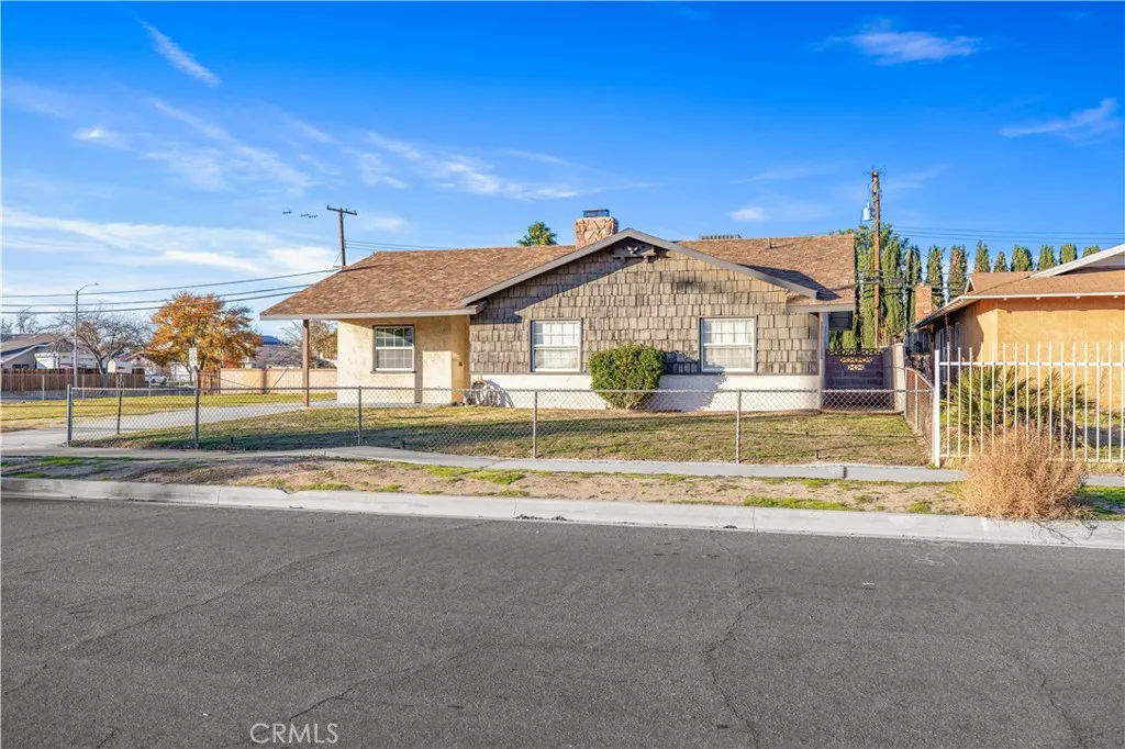 Palmdale, California 93552, United States, 3 Bedrooms Bedrooms, ,2 BathroomsBathrooms,Residential,Pending,252790