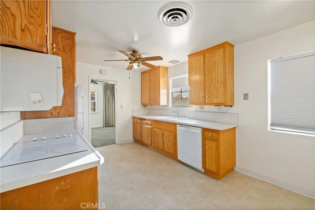 Palmdale, California 93552, United States, 3 Bedrooms Bedrooms, ,2 BathroomsBathrooms,Residential,Pending,252790