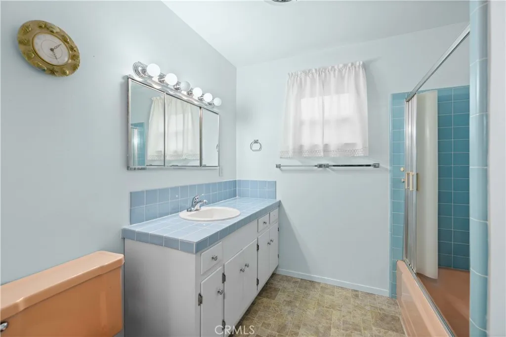 Palmdale, California 93552, United States, 3 Bedrooms Bedrooms, ,2 BathroomsBathrooms,Residential,Pending,252790