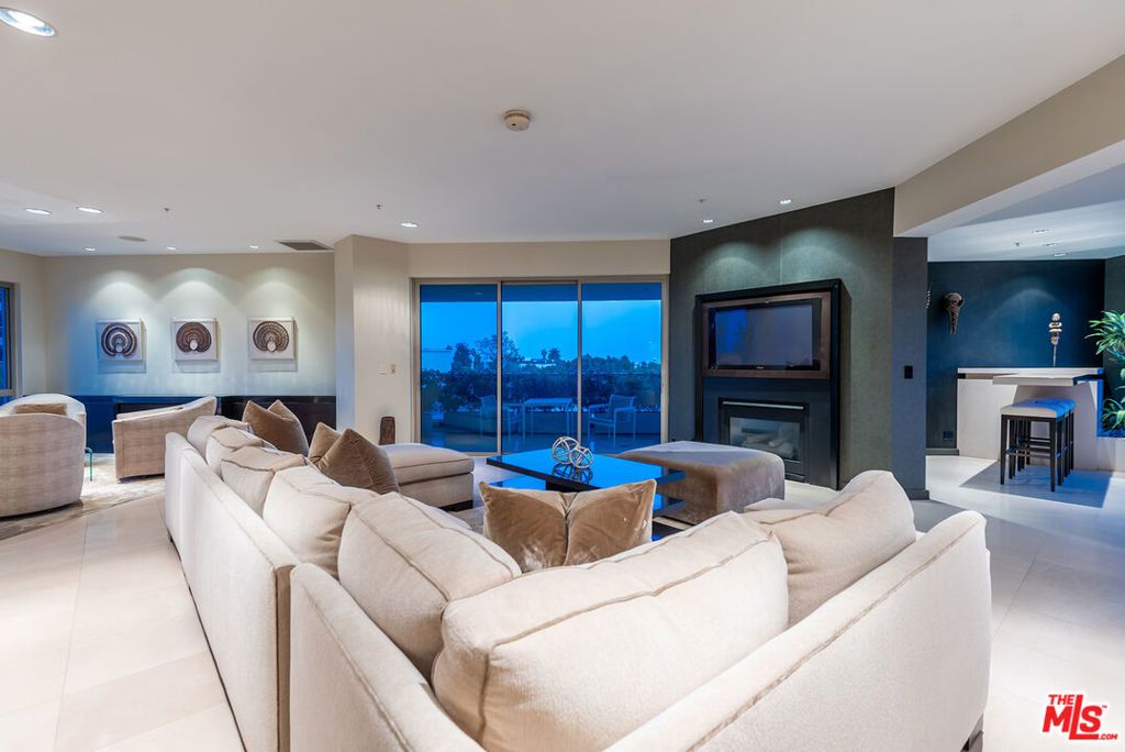 Photo of 10490 Wilshire Boulevard #604, Los Angeles, CA 90024 (MLS # 25515693)