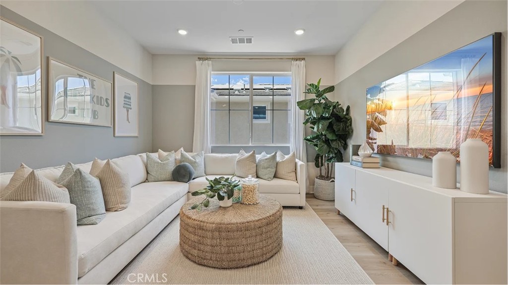 Ruby at Valencia - Residential