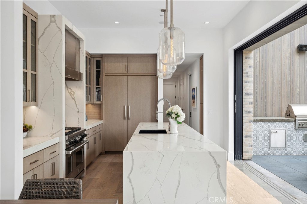 Corona del Mar North of PCH (CNHW) - Residential