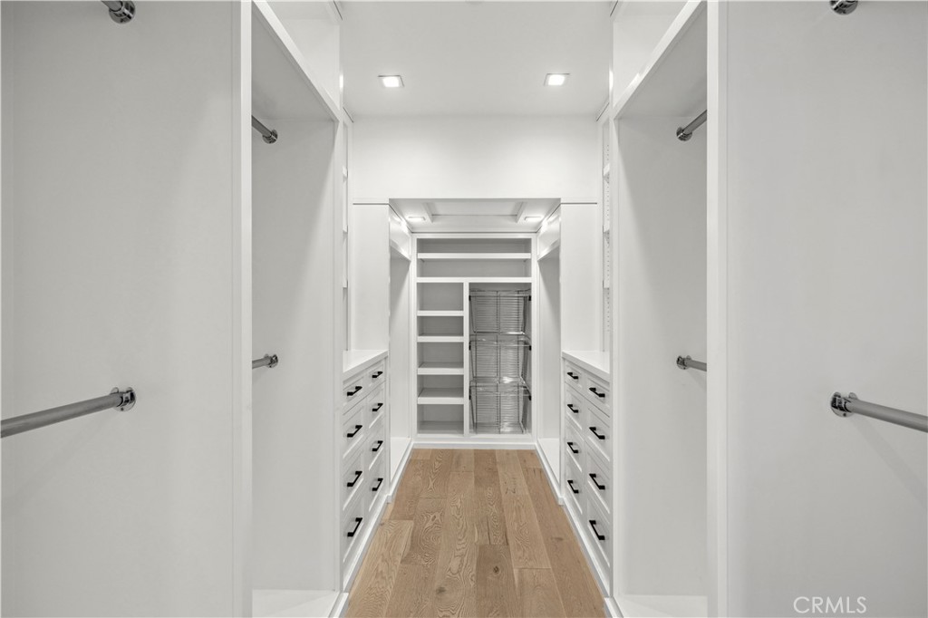 Corona del Mar North of PCH (CNHW) - Residential