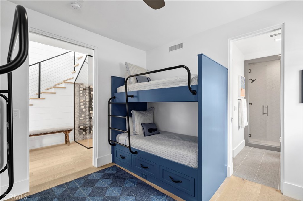 Corona del Mar North of PCH (CNHW) - Residential