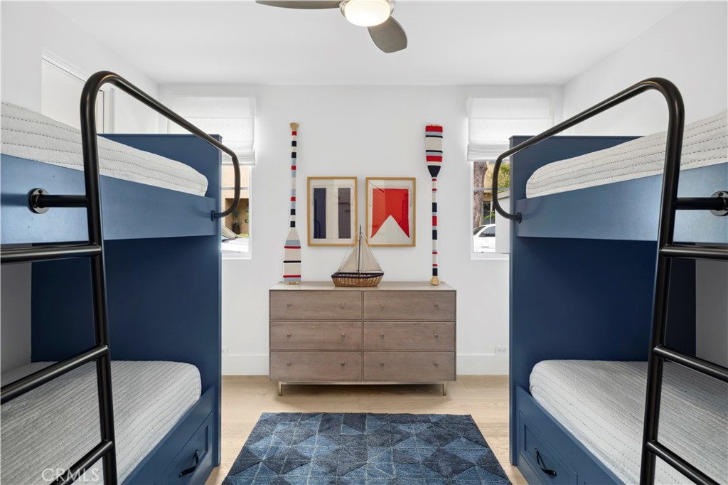 Corona del Mar North of PCH (CNHW) - Residential