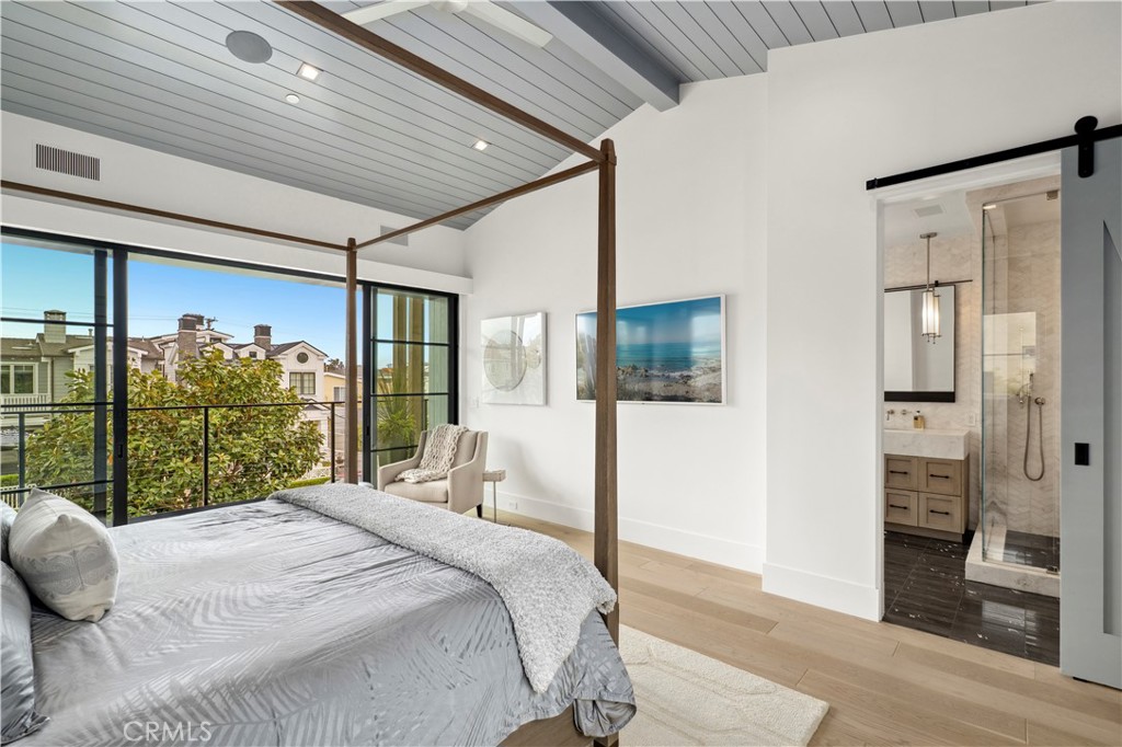 Corona del Mar North of PCH (CNHW) - Residential