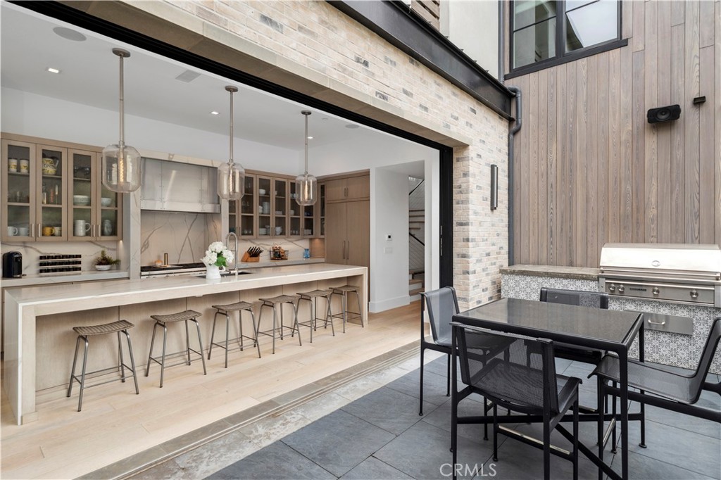 Corona del Mar North of PCH (CNHW) - Residential