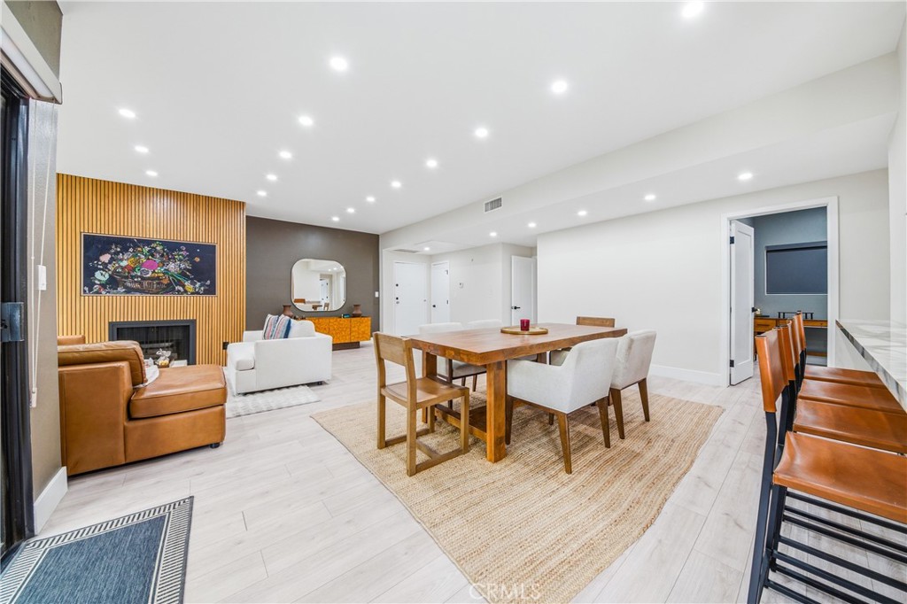 832 Palm Avenue 201