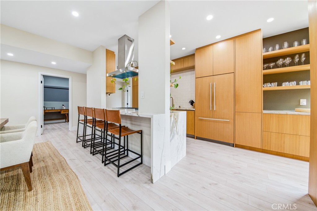 832 Palm Avenue 201