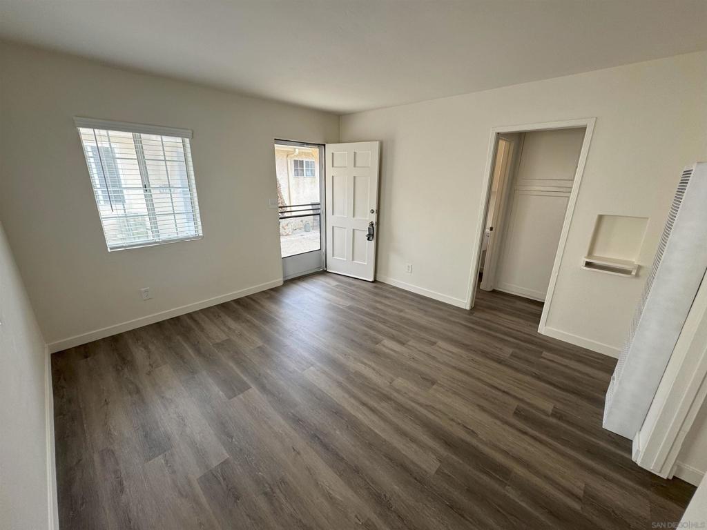 5058 Santa Monica Ave 5064.5