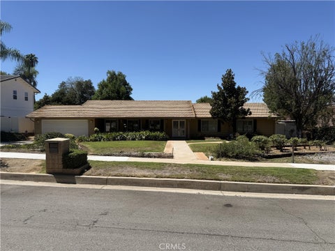 Photo of 1524 Dwight ST, Redlands, CA 92373 (MLS # PW26183411)