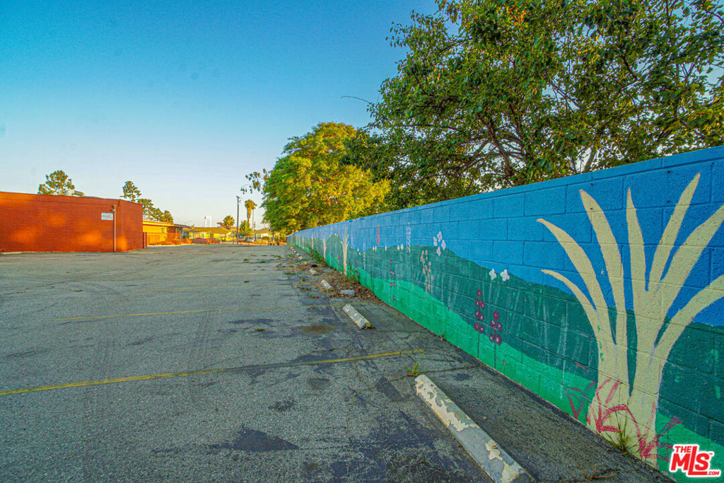 105 S Prairie Avenue